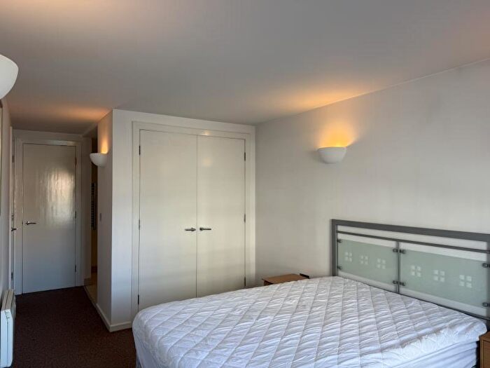 2 Bedroom Apartment To Rent In Whitehall Waterfront, LS1
