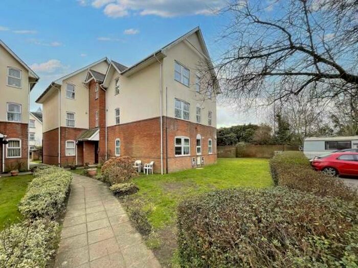 2 Bedroom Apartment To Rent In Arthur Road, Christchurch, BH23