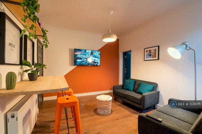 5 Bedroom Terraced House To Rent In Waveley Road, Coventry, CV1