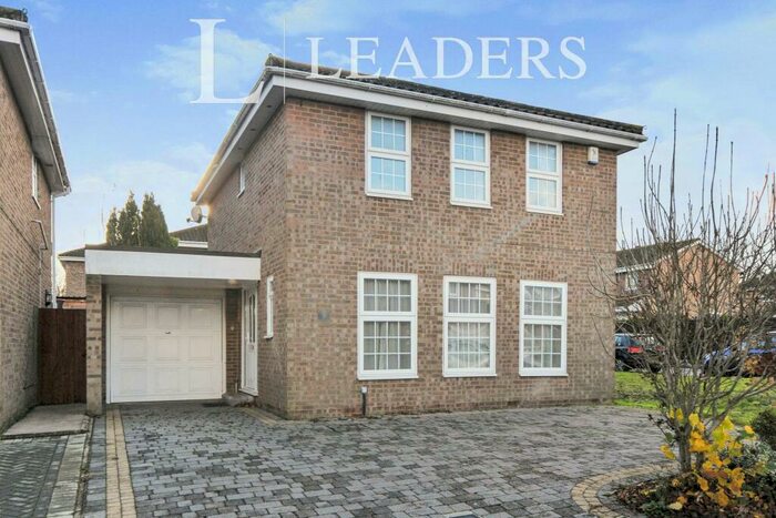 4 Bedroom Detached House To Rent In Fieldside Close, Farnborough, Orpington, BR6