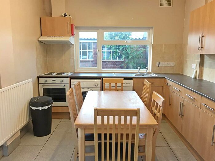 6 Bedroom End Of Terrace House To Rent In Bishop Road, Bristol, BS7