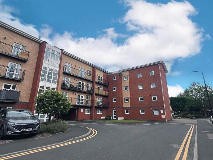 1 Bedroom Flat For Sale In Wharf Road, Sale, M33