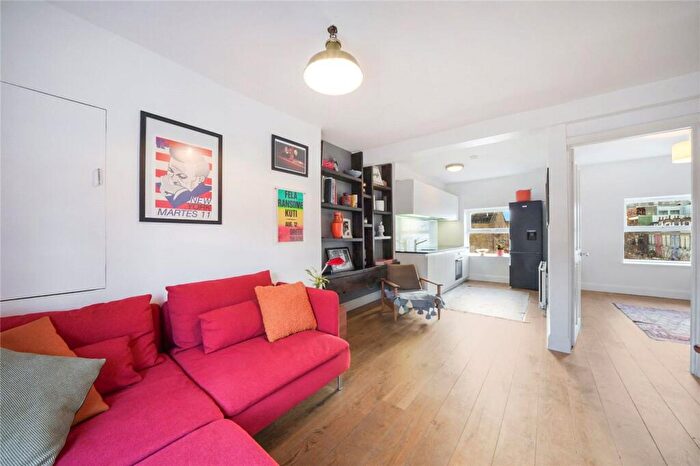 1 Bedroom Apartment For Sale In Hartland Road, London, NW1