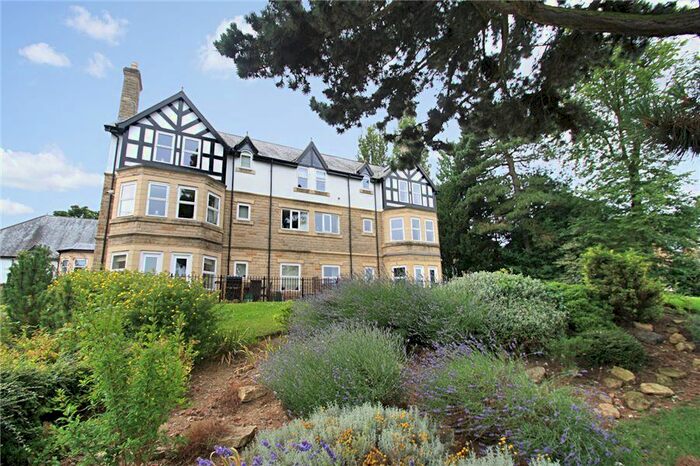 2 Bedroom Flat To Rent In Park Avenue, Roundhay, Leeds, LS8