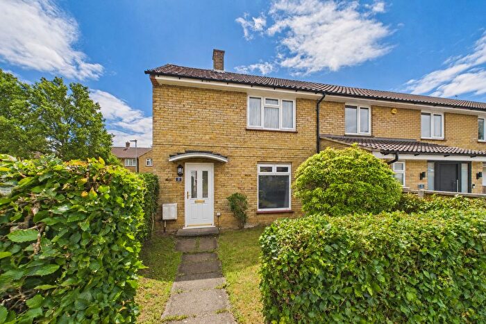 2 Bedroom End Of Terrace House For Sale In Davenport Road, Bracknell, Berkshire, RG12