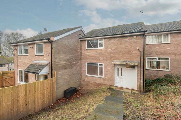 2 Bedroom Terraced House For Sale In Chandos Fold, Gledhow, Leeds, LS8