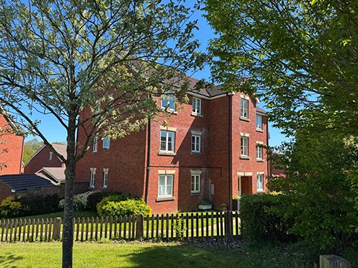 2 Bedroom Flat For Sale In Plough Close, Daventry, NN11