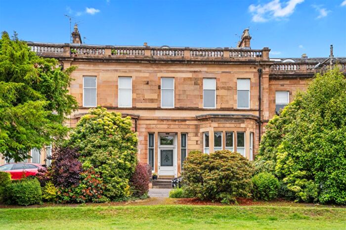 3 Bedroom Flat For Sale In / Cleveden Crescent, Kelvinside, G12