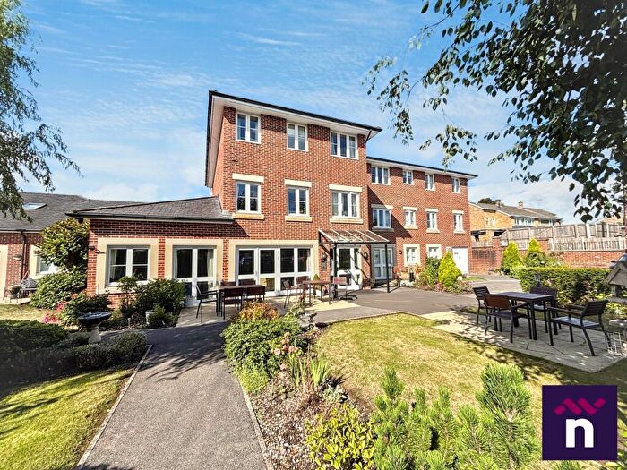2 Bedroom Flat For Sale In George Street, Warminster, BA12