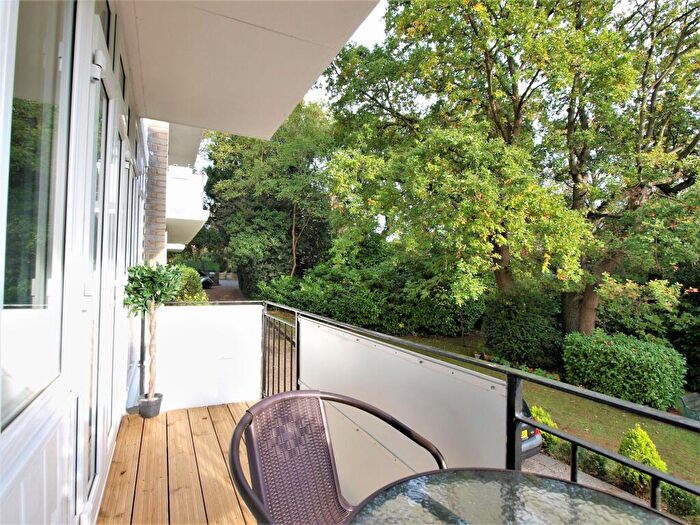 2 Bedroom Apartment For Sale In Highland Road, Bromley, BR1