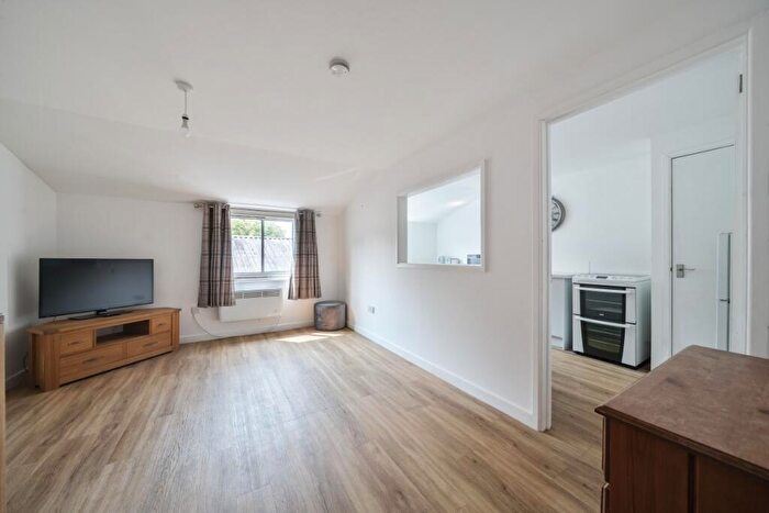 1 Bedroom Flat To Rent In High Street Collingbourne Ducis, SN8