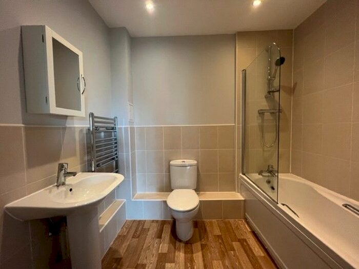 2 Bedroom Flat To Rent In Gosse Court, Swindon, SN3