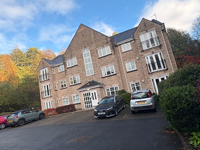 2 Bedroom Flat To Rent In Willow Hey, Rossendale, BB4