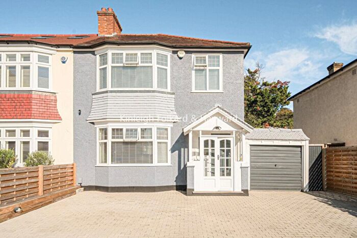 3 Bedroom Semi-Detached House For Sale In Warren Avenue, Bromley, BR1