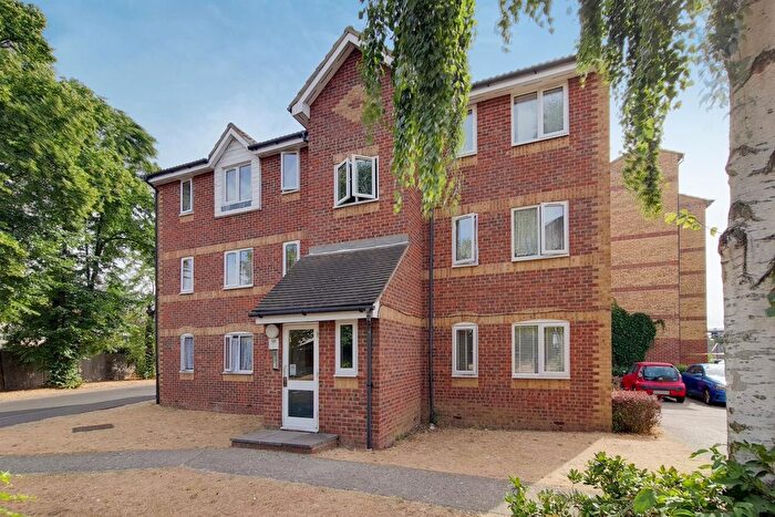 1 Bedroom Flat To Rent In Greenslade Road, Barking, IG11