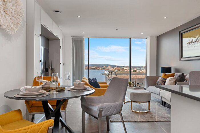 2 Bedroom Flat To Rent In La Falaise, Sainte Adresse, CF64