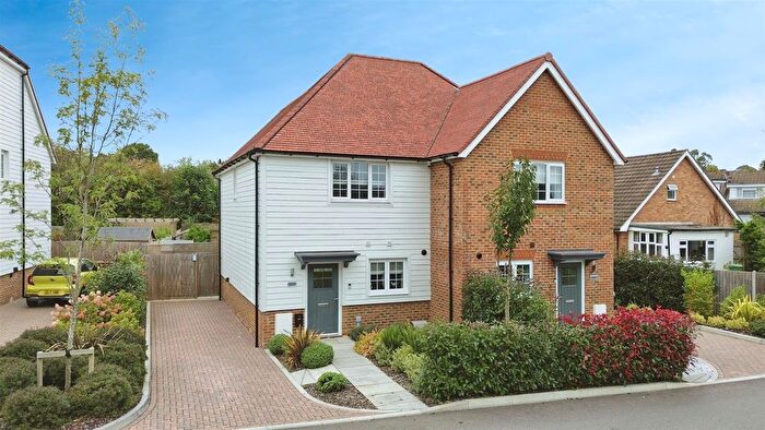 2 Bedroom Semi-detached House For Sale In Elizabeth Gardens, Northiam, TN31