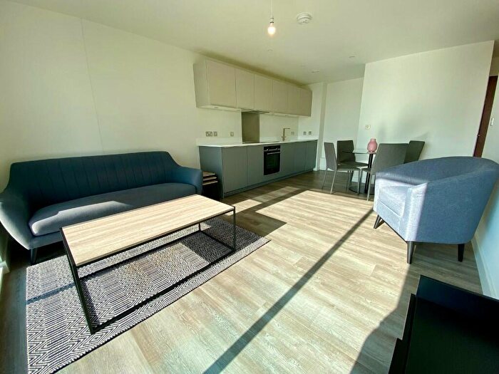 1 Bedroom Flat For Sale In The Bank Tower, Birmingham, B16