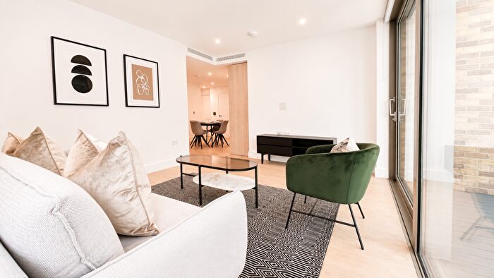 2 Bedroom Flat To Rent In Salisbury House, Palmer Road, Wandsworth, London, SW11