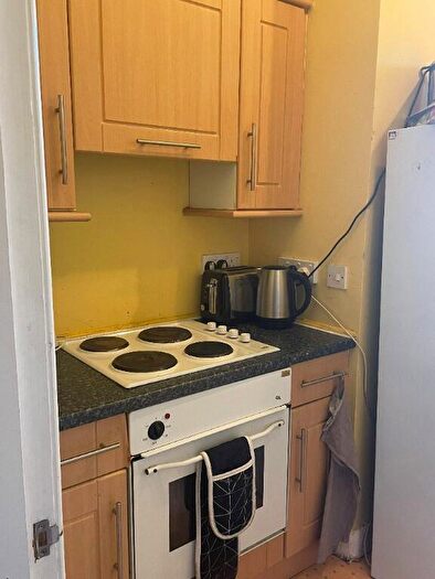 3 Bedroom Flat To Rent In Easter Road, Edinburgh, EH6