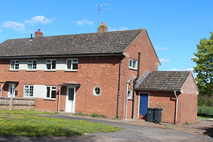 3 Bedroom Semi-Detached House For Sale In Larkhill - Alanbrooke Road, SP4