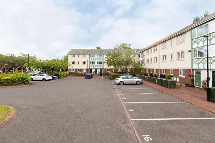 2 Bedroom Flat To Rent In Shawdon Close, Westerhope, NE5