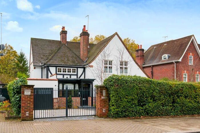 6 Bedroom Detached House To Rent In The Bishops Avenue, London, N2