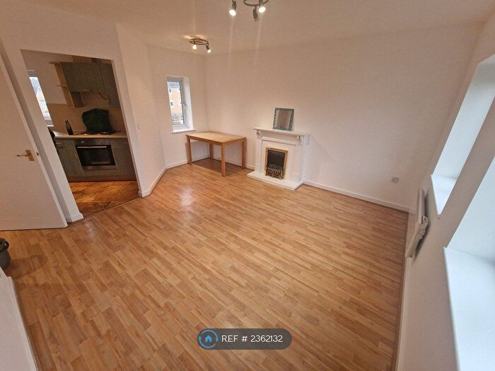 2 Bedroom Flat To Rent In Morgan Close, Luton, LU4