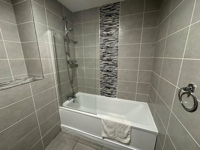 1 Bedroom Apartment To Rent In Mint Drive -jewellery Quarter - Birmingham, B18