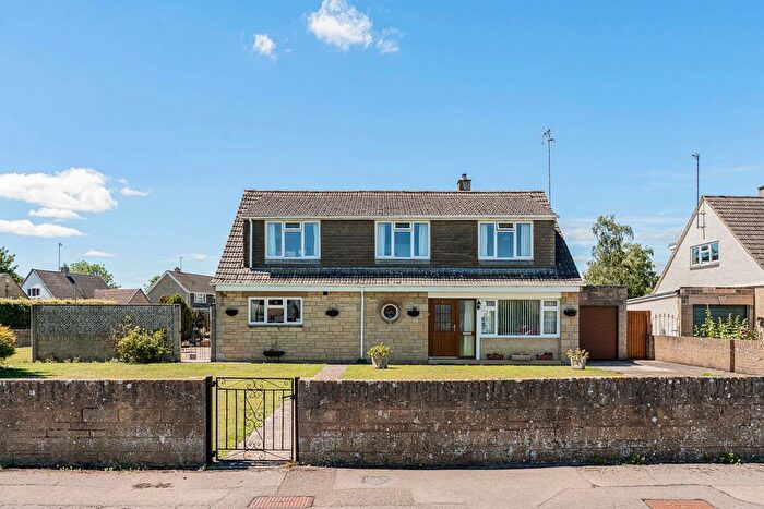 4 Bedroom Detached House For Sale In Churn Close, South Cerney, Cirencester, Gloucestershire, GL7