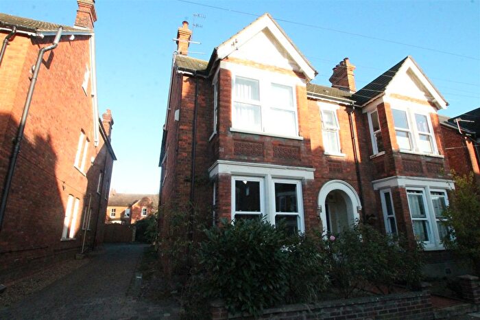 1 Bedroom Flat To Rent In Merton Road, MK40