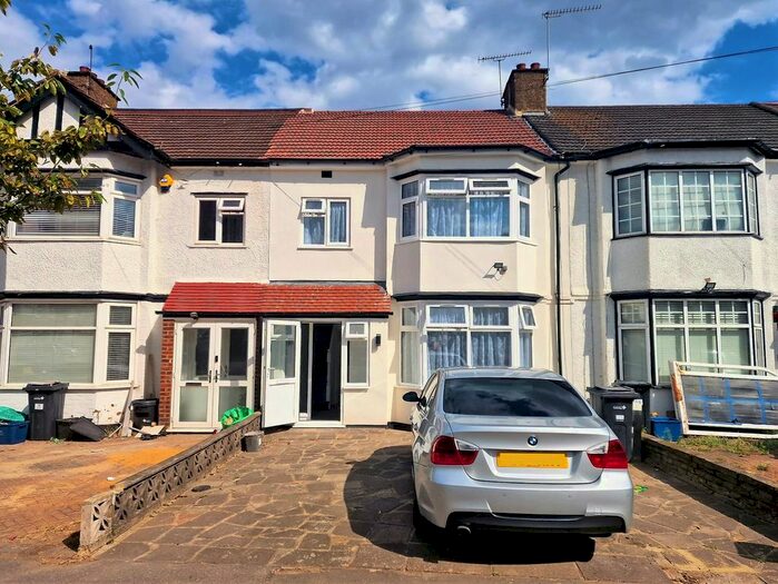 3 Bedroom Terraced House To Rent In Ashurst Drive, Ilford, IG2