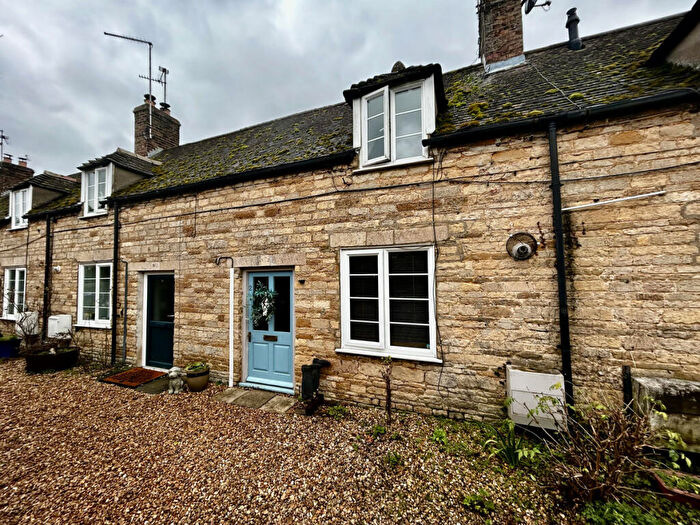 2 Bedroom Cottage For Sale In The Row, West Deeping, PE6