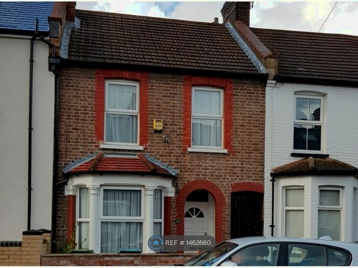 3 Bedroom Terraced House To Rent In Diamond Road, Watford, WD24