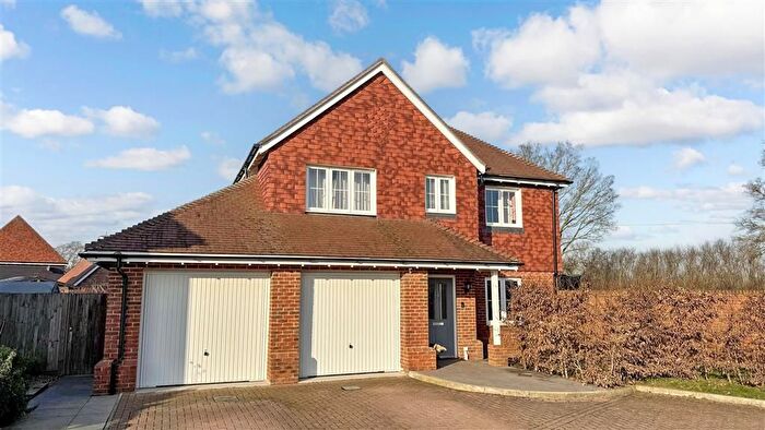 4 Bedroom Detached House For Sale In Woollen Way, Headcorn, Ashford, Kent, TN27