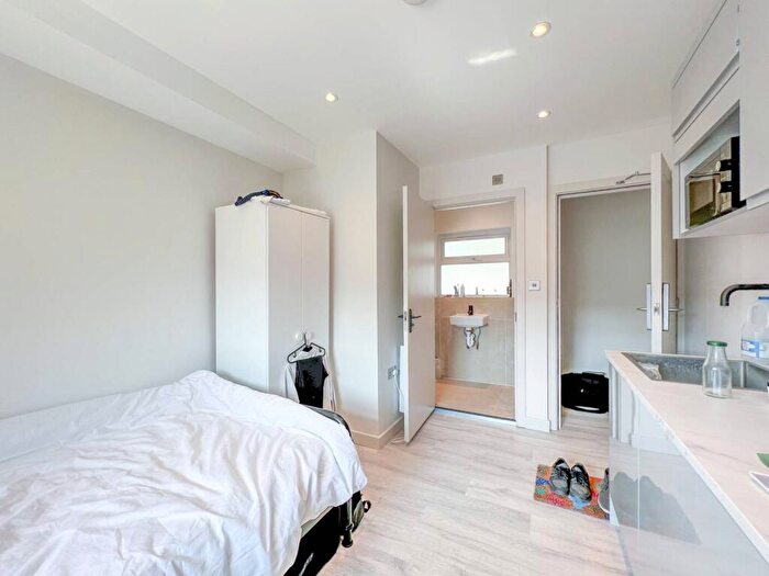 Studio To Rent In Addison Gardens, Surbiton, KT5