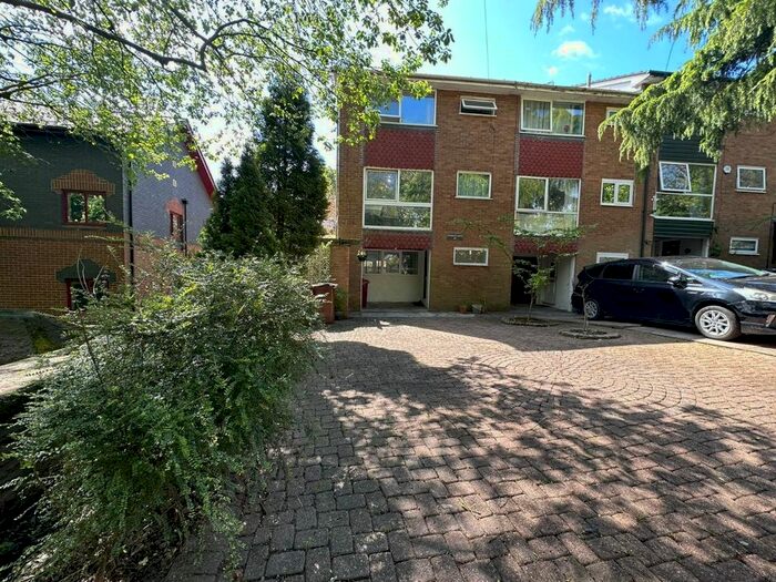 3 Bedroom Terraced House To Rent In Shear Bank Road, Blackburn, BB1
