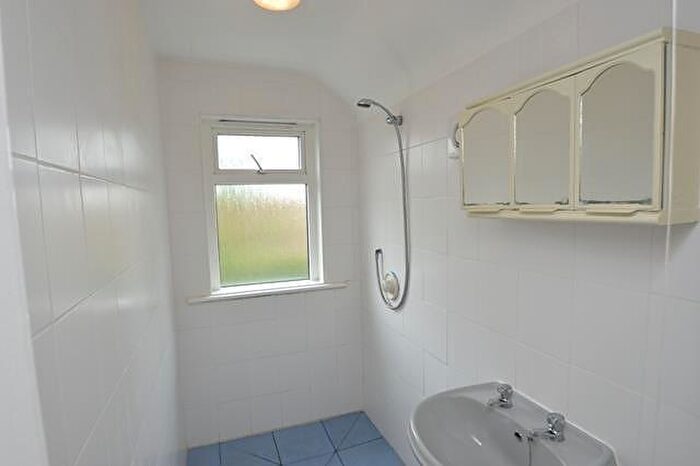 2 Bedroom Apartment To Rent In Bedroom Ground Floor Apartment In Godalming, GU7