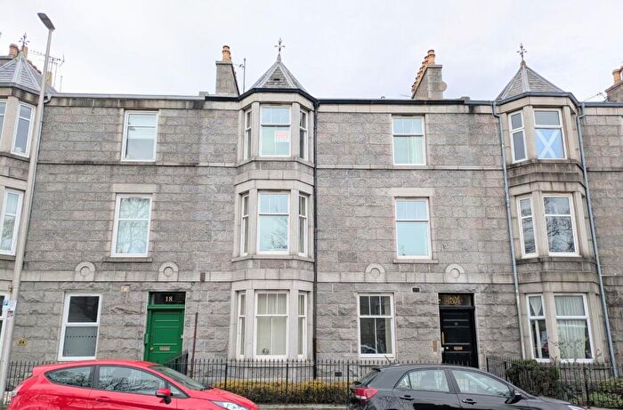 3 Bedroom Flat To Rent In Whitehall Place, Aberdeen, AB25