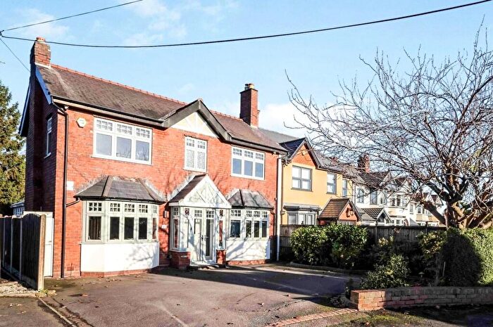 3 Bedroom Detached House For Sale In Greenhill Road, Halesowen, B62