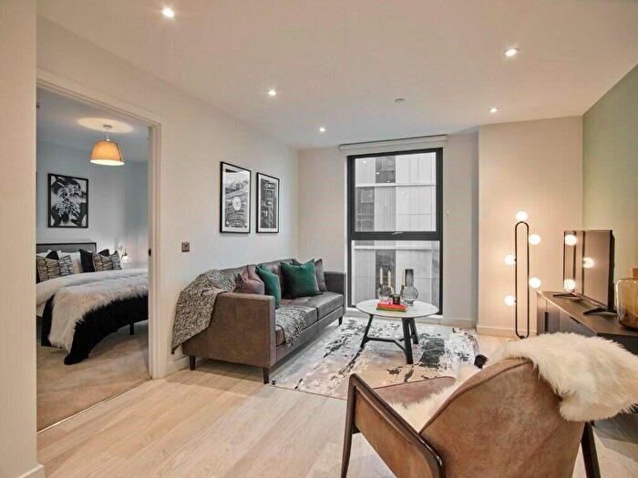 2 Bedroom Flat To Rent In The Helm, Holdenhurst Road, Bournemouth, BH8