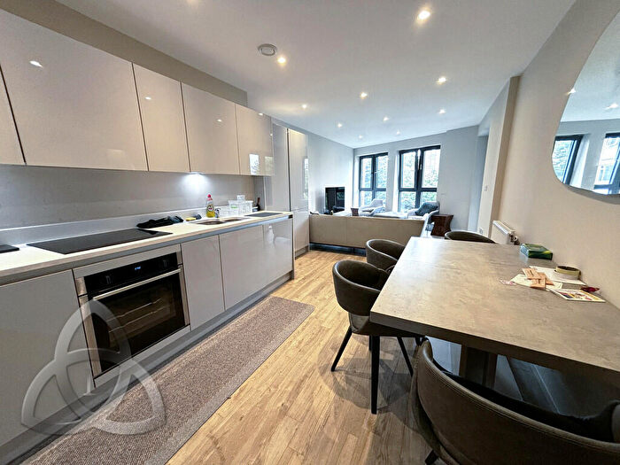 2 Bedroom Apartment To Rent In Inglis Way, NW7