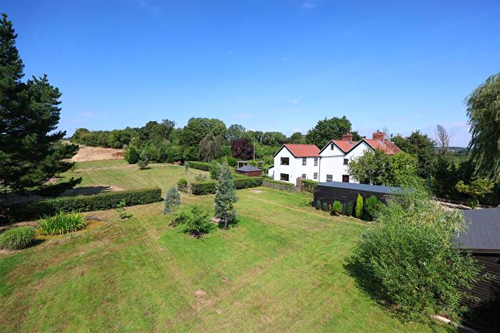 4 Bedroom Semi-Detached House For Sale In Earthcott Green, Alveston, Bristol, BS35
