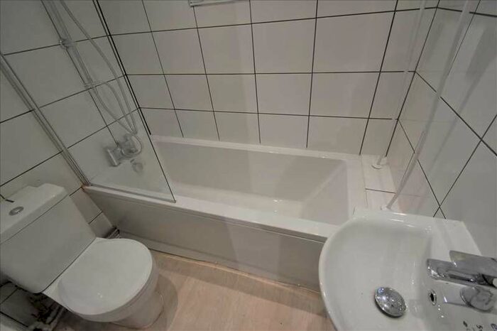 2 Bedroom House To Rent In Gladstone Road, Dartford, DA1