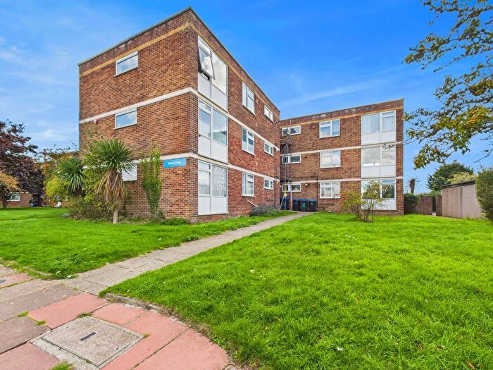 3 Bedroom Flat For Sale In Vinery Court, Rogate Road, BN13