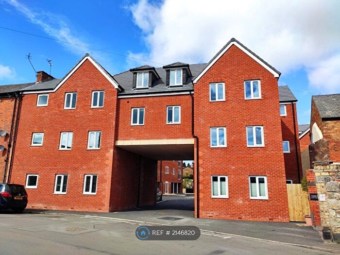 2 Bedroom Flat To Rent In Oak Street, Oswestry, SY11