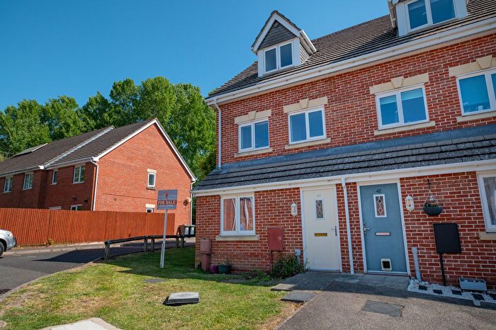 2 Bedroom Maisonette For Sale In Billys Copse, Havant, PO9