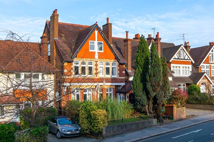 2 Bedroom Flat To Rent In Reigate Road, Reigate, RH2
