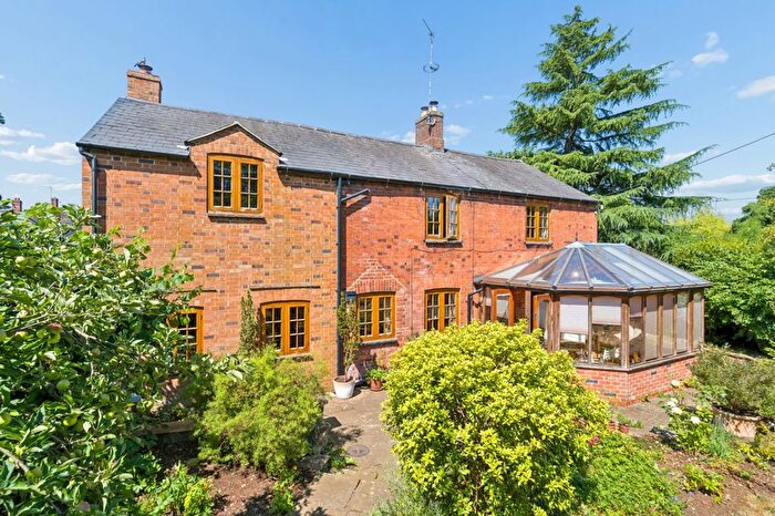 4 Bedroom Detached House For Sale In Milton, Near Banbury, Oxfordshire, OX15