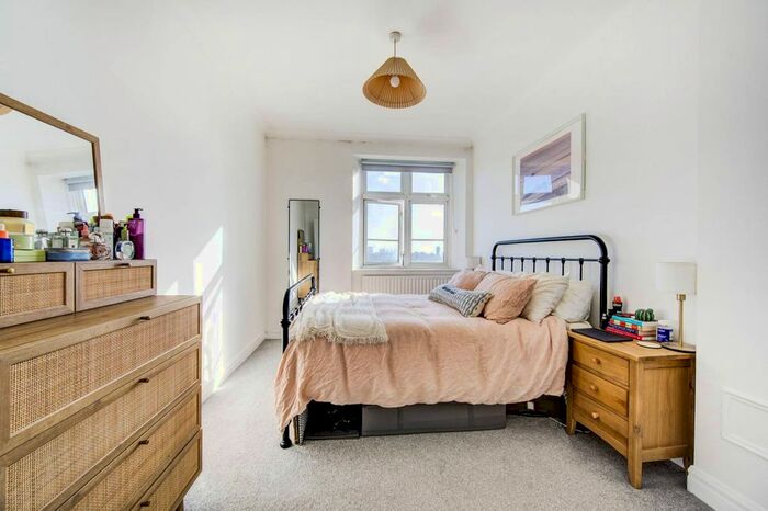 2 Bedroom Flat To Rent In Fulham High Street, Fulham, London, SW6